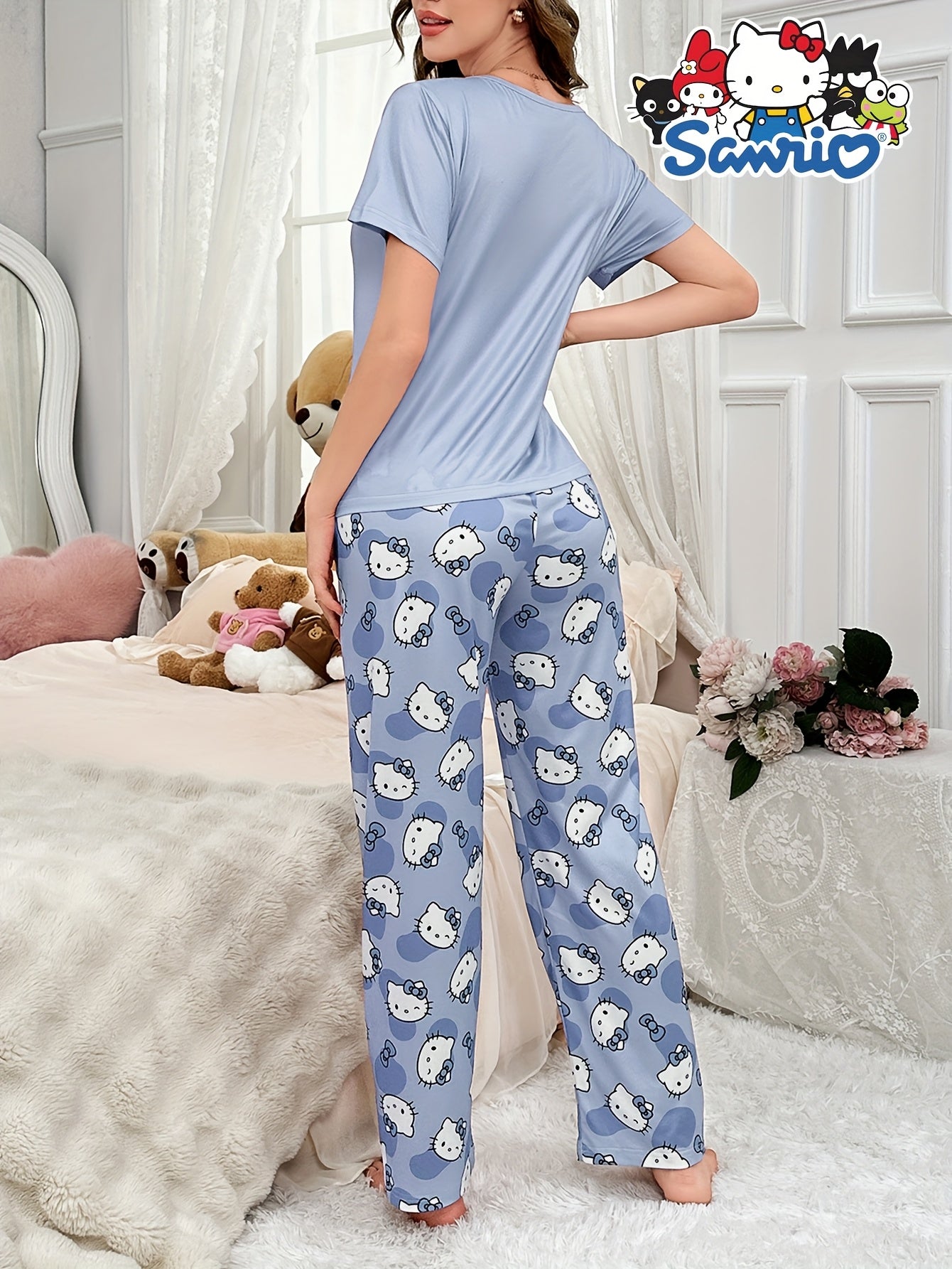 Women’s Hello Kitty Pyjama Set – Short Sleeve
