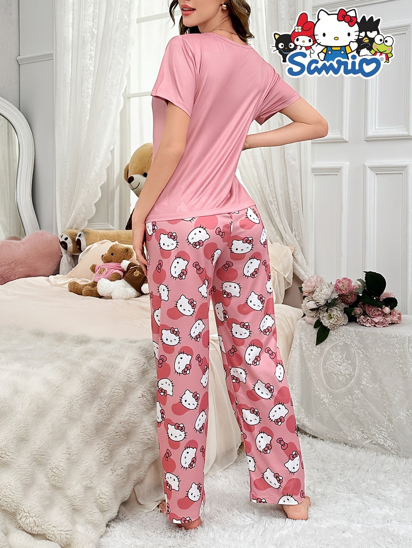 Women’s Hello Kitty Pyjama Set – Short Sleeve
